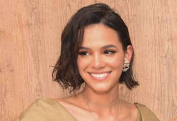 Bruna Marquezine esclarece polêmica em foto com fã: ‘Não disse nada’