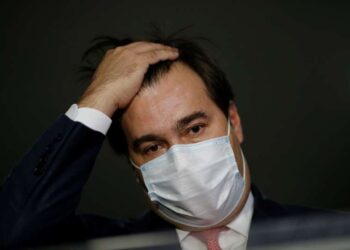 Doria convida Maia para o PSDB, após derrota do ex-presidente da Câmara em sua própria bancada