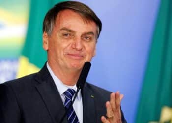 Bolsonaro vai ao STF contra lockdown e toque de recolher em estados e cidades.