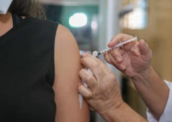 São Paulo começa a vacinar hoje pessoas de 58 e 59 anos