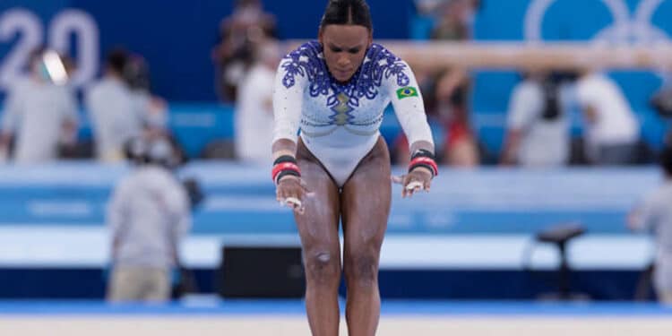 Rebeca Andrade faz história e leva a prata no individual geral dos Jogos Olímpicos de Tóquio