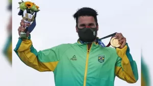 Campeao olimpico Italo Ferreira dedica conquista a 00541006 0 202107270818