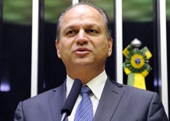 CPI apura suspeita de pagamentos mensais de até R$ 296 mil em propina na Saúde