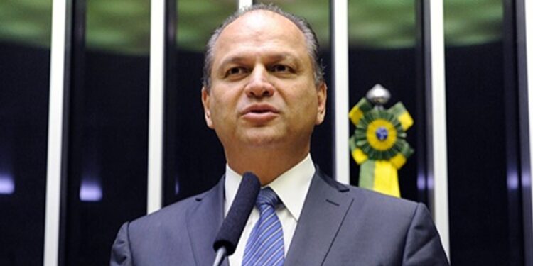 CPI apura suspeita de pagamentos mensais de até R$ 296 mil em propina na Saúde