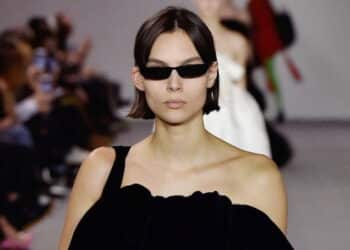 Vestido oversizid, o queridinho dos anos 90, agora é o Must-Have da vez!