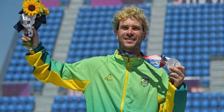 Pedro Barros vê prata como ‘souvenir’ e celebra mensagem do skate nas Olimpíadas
