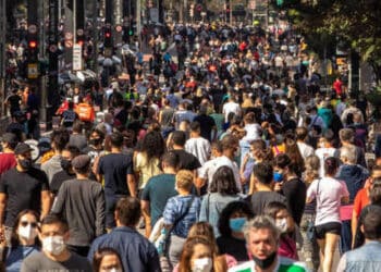 População do Brasil ultrapassa 213 milhões de habitantes, diz IBGE