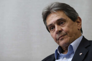 PF prende Roberto Jefferson, aliado de Jair Bolsonaro, após determinação de Alexandre de Moraes 46 AANhN8Z