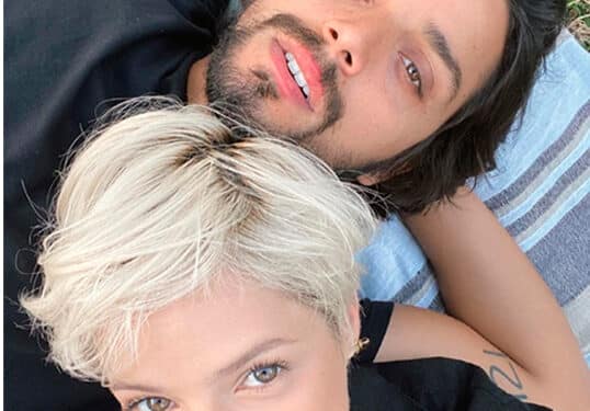 Agatha Moreira fala de namoro improvável com Rodrigo Simas: Até hoje não faz o menor sentido