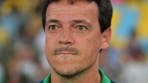 Diniz assume culpa por atuação ruim do Santos e eliminação: 'Deu tudo errado' 46 naom 6098f5bd14b3a