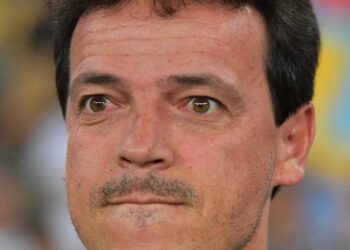 Diniz assume culpa por atuação ruim do Santos e eliminação: ‘Deu tudo errado’