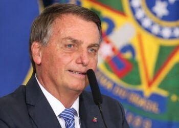 Após derrota na Câmara, Bolsonaro diz que resultado das eleições não será confiável