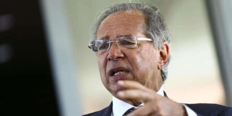 Crises política e hídrica freiam investimentos no Brasil, avalia FGV 45 Crises política e hídrica freiam investimentos no Brasil, avalia FGV