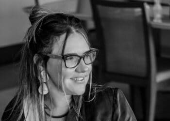 Reconhecida internacionalmente, a Designer de joias Márcia Zaneti nos conta em entrevista um pouco de sua trajetória.