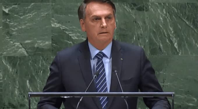 Bolsonaro abre hoje Assembleia-Geral da ONU pressionado por falta de vacinação