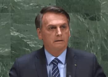 Bolsonaro abre hoje Assembleia-Geral da ONU pressionado por falta de vacinação