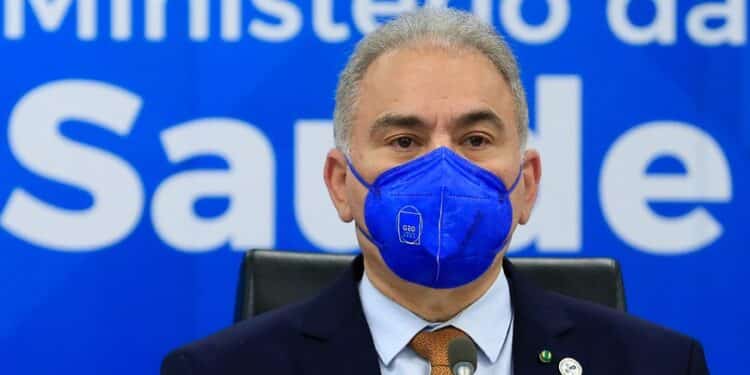“Bolsonaro não mandou nada”, diz Queiroga sobre suspensão de vacinas em adolescentes