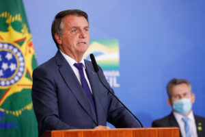 Radicalização de Bolsonaro fragiliza base, e Congresso deve devolver MP das fake news 46 jair bolsonaro