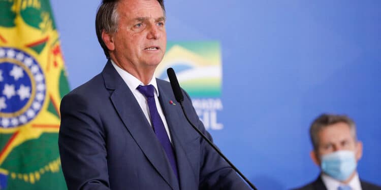 Radicalização de Bolsonaro fragiliza base, e Congresso deve devolver MP das fake news 45 Radicalização de Bolsonaro fragiliza base, e Congresso deve devolver MP das fake news
