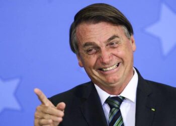 Líderes de centro-esquerda planejam investida para atrair PT aos atos contra Bolsonaro