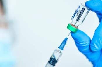 Falta de AstraZeneca trava antecipação de 2ª dose em ao menos 6 estados