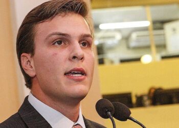 Filho de líder do governo Bolsonaro se descola do presidente em disputa pelo Governo de Pernambuco