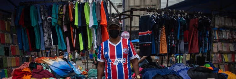 Informalidade e aplicativos viram única opção para garantir renda
