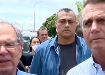 Guedes só fica no governo por falta de plano B, dizem líderes do centrão.