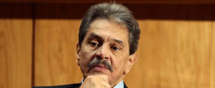 Roberto Jefferson diz que Bolsonaro 'fraquejou' e defende Mourão para presidente 45 Roberto Jefferson diz que Bolsonaro ‘fraquejou’ e defende Mourão para presidente