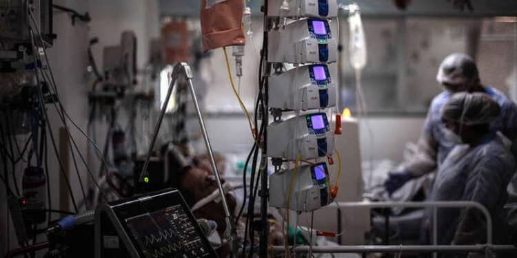 Brasil notifica 399 mortes por covid-19 em 24 horas; média móvel é de 337