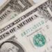 Dólar bate R$ 5,67 após Guedes pedir licença para furar teto por Auxílio Brasil de R$ 400