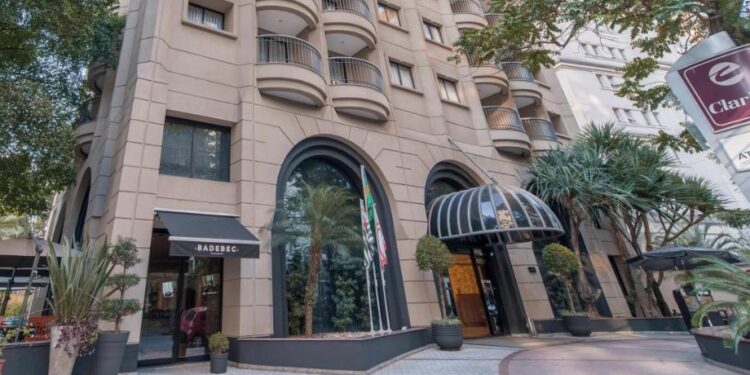 Clarion Faria Lima, localizado no Itaim Bibi, uma das regiões mais nobres de São Paulo. 45 Clarion Faria Lima, localizado no Itaim Bibi, uma das regiões mais nobres de São Paulo.