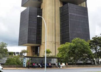 Analistas do mercado pioram projeções para a inflação e o crescimento do PIB