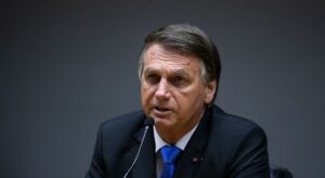 Bolsonaro prevê acerto com PL nesta quarta e quer ter candidato ao governo de SP 46 o presidente jair bolsonaro em pronunciamento com paulo guedes 629112