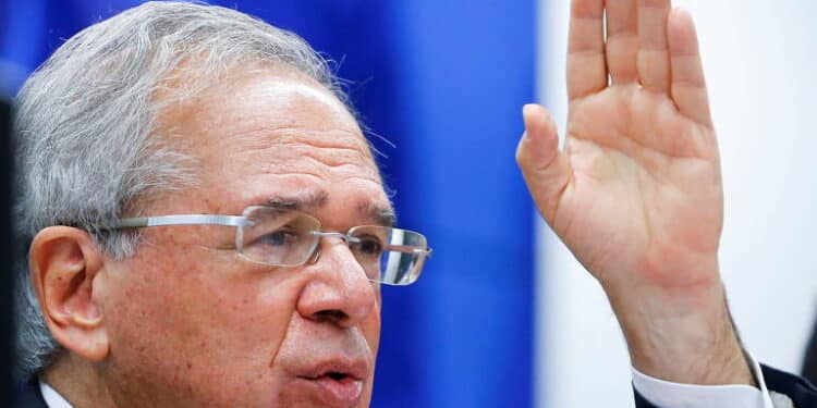 Guedes diz que Petrobras e Correios estão em risco e Eletrobras, condenada à irrelevância 45 Guedes diz que Petrobras e Correios estão em risco e Eletrobras, condenada à irrelevância