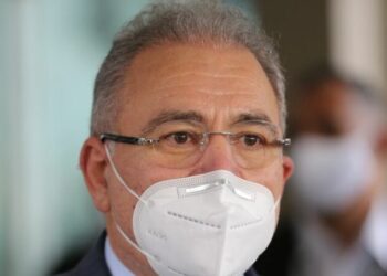 Queiroga diz que hidroxicloroquina não tem comprovação científica após pasta defender remédio