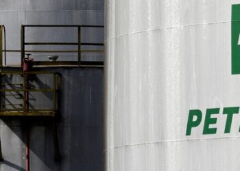 Petrobras: Preço da gasolina sobe R$ 0,11 e do diesel, R$ 0,24