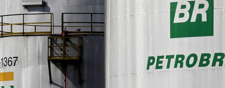 Petrobras: Preço da gasolina sobe R$ 0,11 e do diesel, R$ 0,24