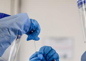 Com Brasil em 5º, mundo tem 3,9 mi de casos de Covid em 24 h e bate recorde