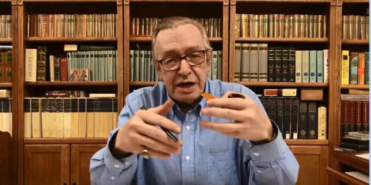 Governo emite nota de pesar por morte de Olavo de Carvalho: ‘Intransigente defensor da liberdade’