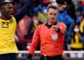 Brasil empata com o Equador em jogo com duas expulsões e quatro intervenções do VAR