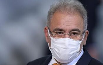 Queiroga erra e diz que 4.000 morreram por vacina