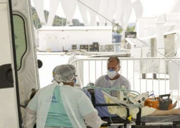 Médicos da rede municipal de São Paulo decidem fazer paralisação no dia 19