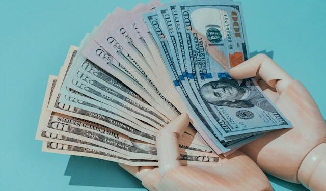 Dólar sobe e Bolsa do Brasil tomba com início de guerra na Ucrânia