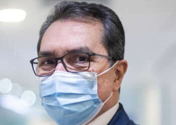 Kit covid é uma perda de tempo injustificável, diz médico que fez parecer rejeitado pelo governo