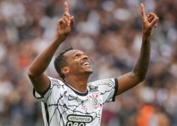 Corinthians vence Ituano com virada na raça e gols de Giuliano e Paulinho