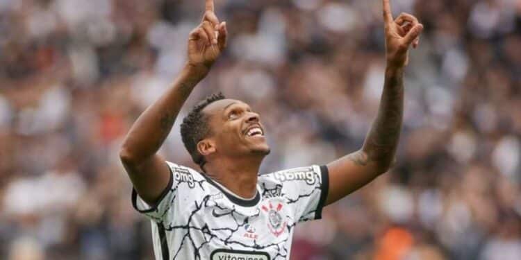 Corinthians vence Ituano com virada na raça e gols de Giuliano e Paulinho