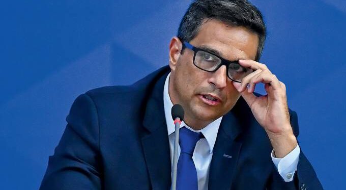 Presidente do BC alerta que pior momento da inflação ainda virá: entre abril e maio