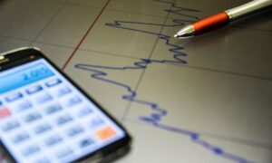 Mercado já prevê Selic a 12,25% e fim de alta de juros só em maio após ata do BC 46 selic 1000x600 1