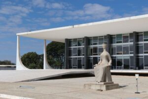 Câmara aprova a toque de caixa PEC que aumenta idade máxima para nomeação de ministros do STF 46 supremo tribunal federal250620213575